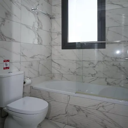 Luxury Modern Apartment *