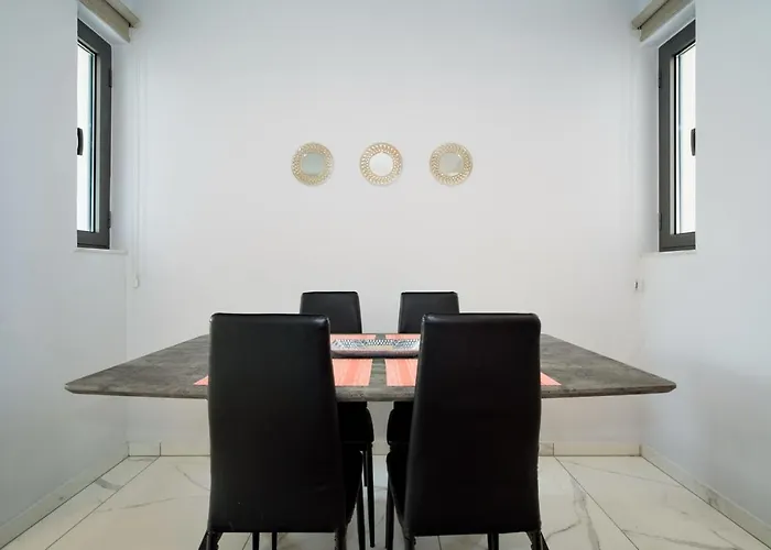 Luxury Modern Appartamento Larnaca